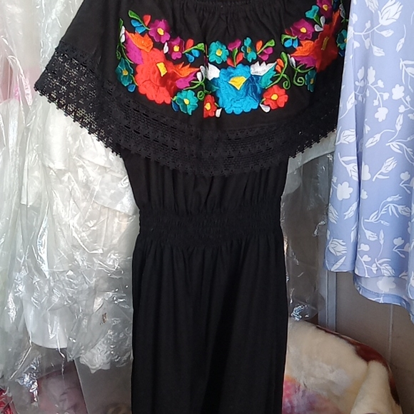 unbrand Dresses & Skirts - Mexican dress multi flower